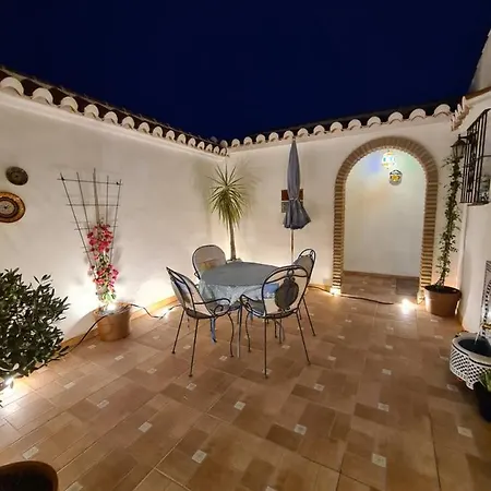 Apartamento Lovely 2 Bed With Stunning Views & Pool
