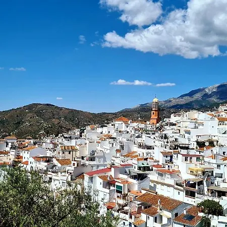 Apartamento Lovely 2 Bed With Stunning Views & Pool Cómpeta