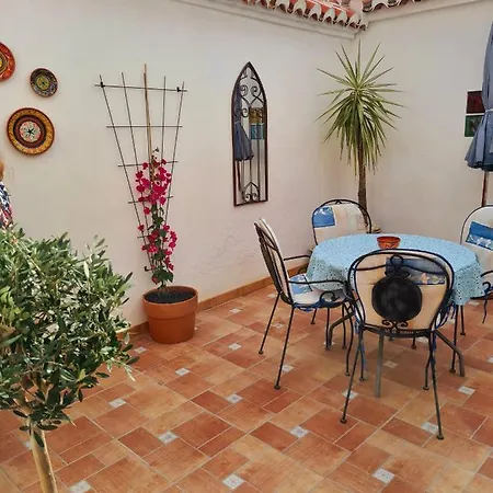 Lovely 2 Bed With Stunning Views & Pool