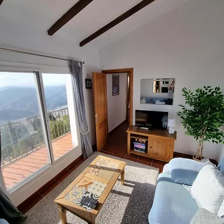 Διαμέρισμα Lovely 2 Bed With Stunning Views & Pool