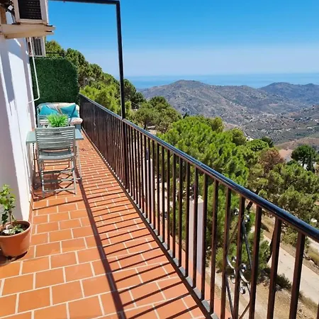Lovely 2 Bed With Stunning Views & Pool Διαμέρισμα *