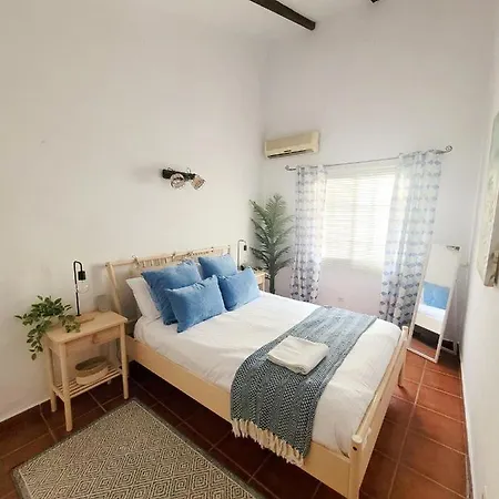 Διαμέρισμα Lovely 2 Bed With Stunning Views & Pool